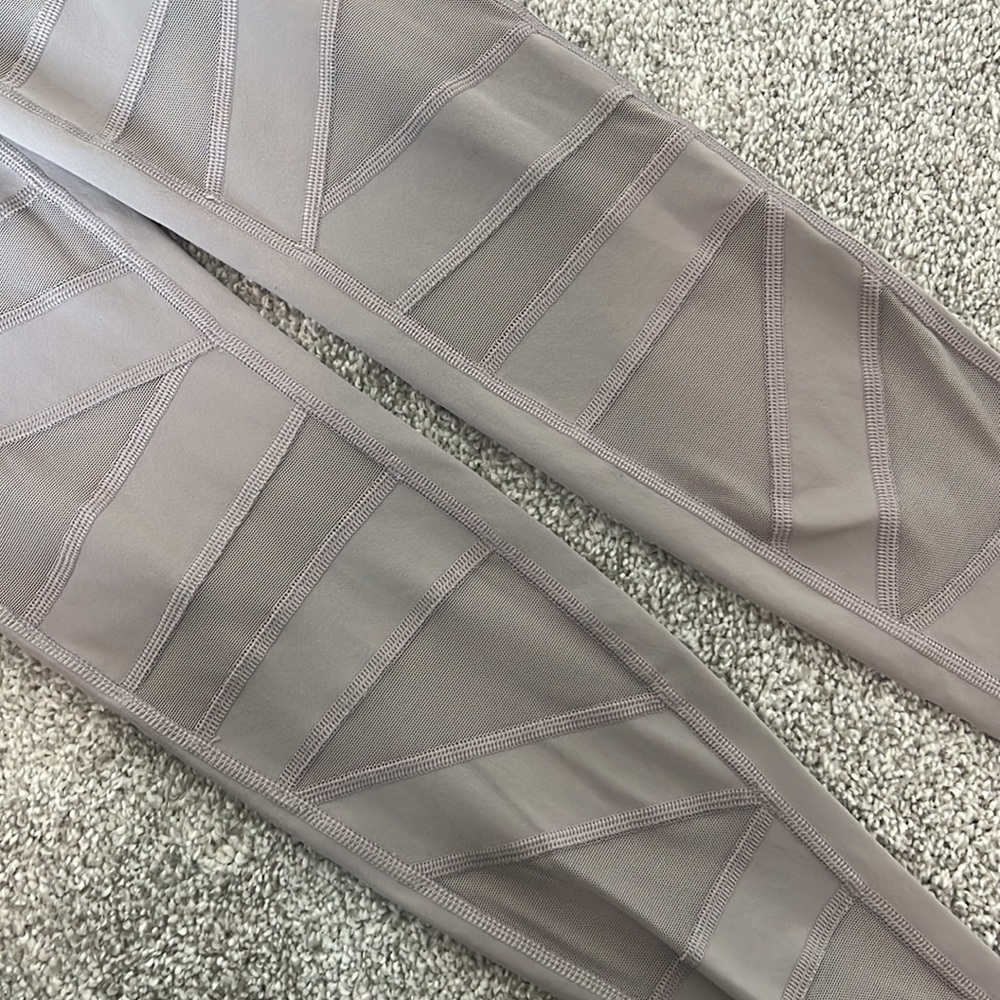 Wunder Under High Rise Legging - Picture 4 of 5